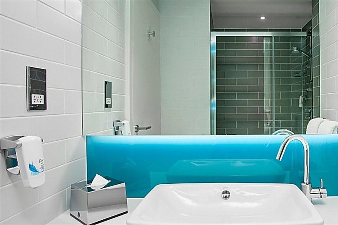 Express - - Dusseldorf By Ihg Hotel